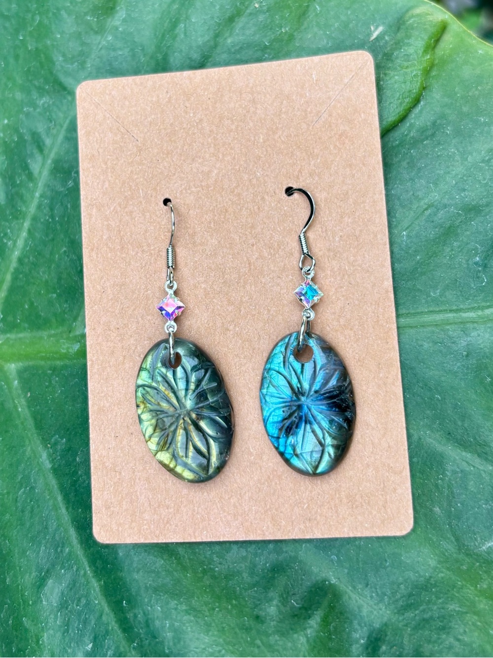 Carved labradorite earrings. - Picture 7 of 11